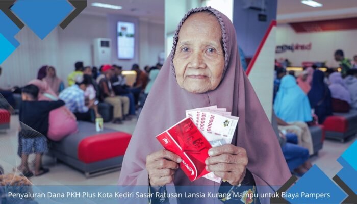 Penyaluran Dana PKH Plus Kota Kediri Sasar Ratusan Lansia Kurang Mampu untuk Biaya Pampers