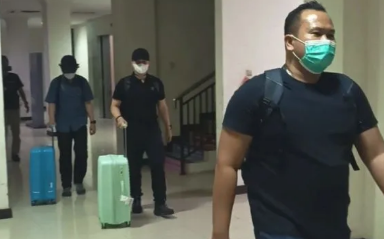 Penyidik KPK Kembali ke Ponorogo, Geledah Kantor Dinkes Ponorogo Selama 8 Jam