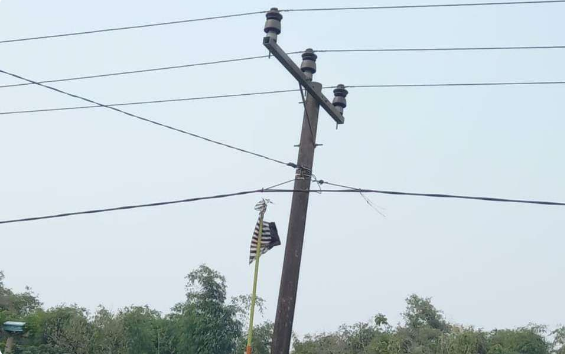 Peringatan PLN Bangkalan Jangan Main Layang-Layang di Dekat Kabel Listrik Tegangan Tinggi