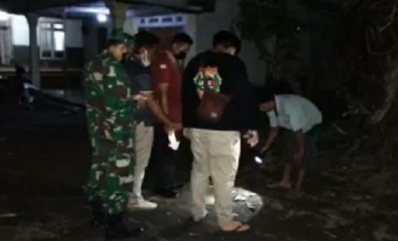 Peristiwa Berdarah, Gegara Sampah, Pemuda Lumajang Dibacok Tetangga