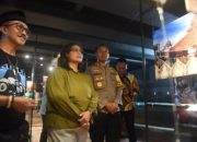 Pj Wali Kota Kediri Zanariah Buka Pameran Foto Jurnalistik di Taman Brantas