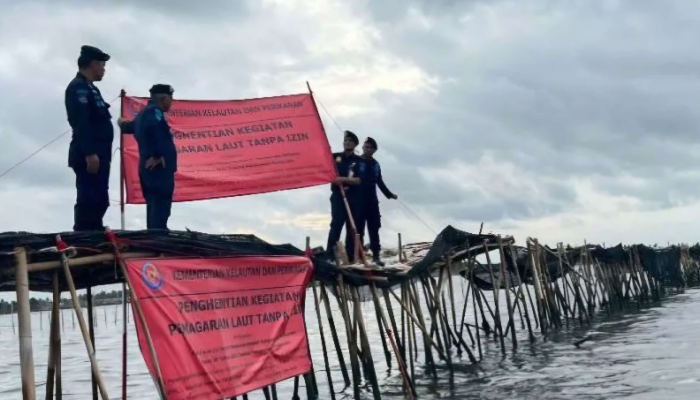 Polemik Pagar Laut di Tangerang: Nelayan Terdampak, Pemkab dan Pemprov Saling Lempar Tanggung Jawab