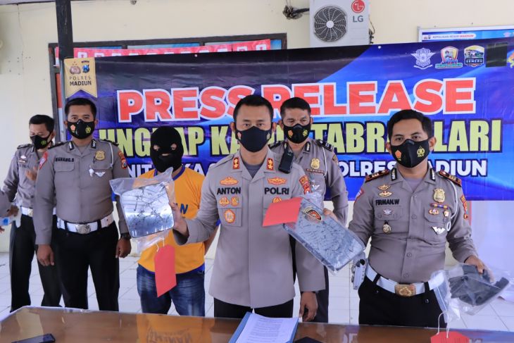 Polisi tangkap pelaku tabrak lari di Tol Madiun-Surabaya