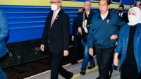 Presiden Joko Widodo naik kereta api di Ukraina
