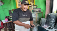 Produksi Arang Tempurung Kelapa untuk Hari Raya Iduladha: Kisah Sukses Bang Jali