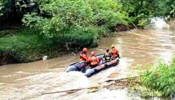 Puluhan Relawan Dikerahkan Cari Buruh Tani Hanyut di Sungai Keling Ponorogo