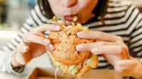 Rahasia Mengatasi Overeating: 7 Tips Jitu untuk Pola Makan Sehat!