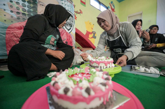 Rahasia Sukses Kue Tar! Ibu-Ibu Surabaya Kini Kaya