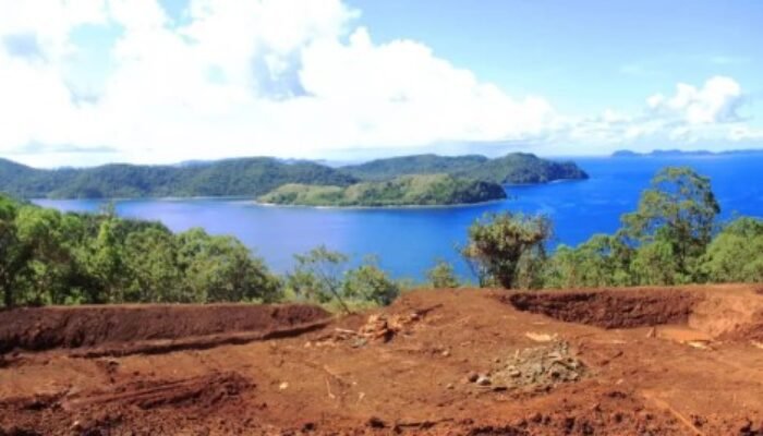 Ketika Raja Ampat Menjerit: Bisikan Nikel, Janji Oligarki, dan Misteri di Balik Pencabutan Izin Tambang