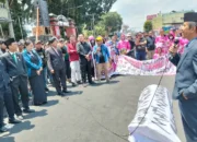 Ratusan Massa Tuntut Pencairan Dana KONI, Pemkot: Mengacu Peraturan Perundang-undangan 8 Ratusan Massa Tuntut Pencairan Dana KONI
