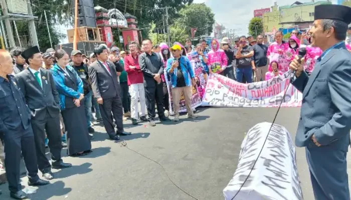 Ratusan Massa Tuntut Pencairan Dana KONI, Pemkot: Mengacu Peraturan Perundang-undangan
