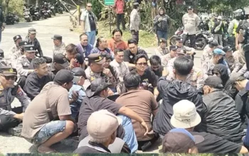 Ratusan Warga dan GMB Gelar Aksi Damai di PT Greenfield , Desak PT Greenfields Hentikan Pembuangan Limbah ke Sungai