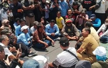 Demo Pedagang Pasar Kediri Desak Evaluasi Perumda Joyoboyo
