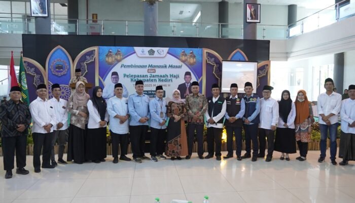 Jamaah Haji Kabupaten Kediri Dilepas Wakil Bupati Kediri Menuju Tanah Suci