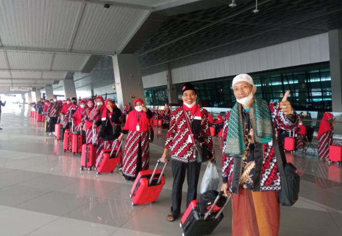 Pertama Sejak Pandemi, Panglima Express Berangkatkan Jamaah Umroh dari Juanda Surabaya