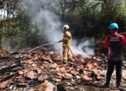 Rumah Lansia di Trenggalek Ludes Dilalap Api Diduga Tungku Menyala Ditinggal Pengajian