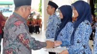 Serahkan SK PNS, Bupati Sidoarjo minta PNS untuk Kerja Nyata