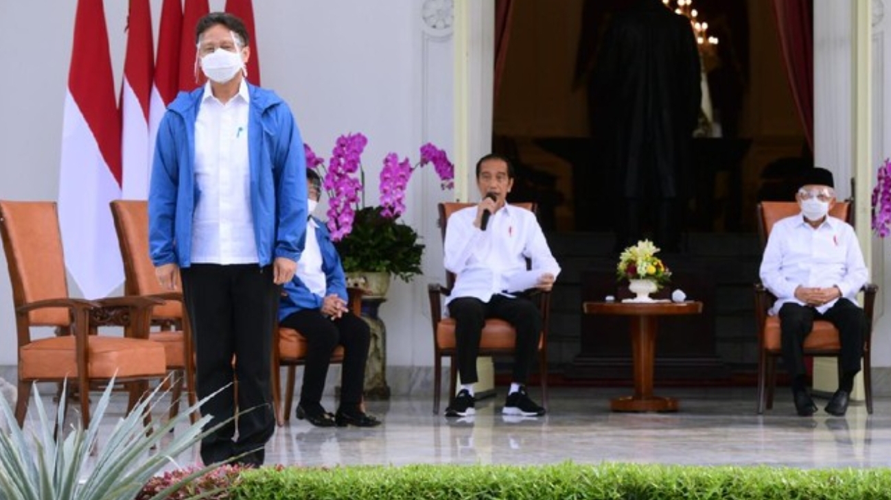 Presiden Jokowi Beri Batas Waktu 2 Minggu untuk Turunkan Harga Obat dan Alat Kesehatan!