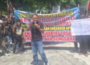 Gerakan Moral Seribu Aksi Masa Kawal dan Kepung Sidang Paripurna DPRD Kabupaten Blitar