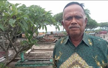 Sambut Datangnya Bulan Suci Ramadan, Warga Tirtobinangun Resik Resik Dan Bangun Pagar Makam