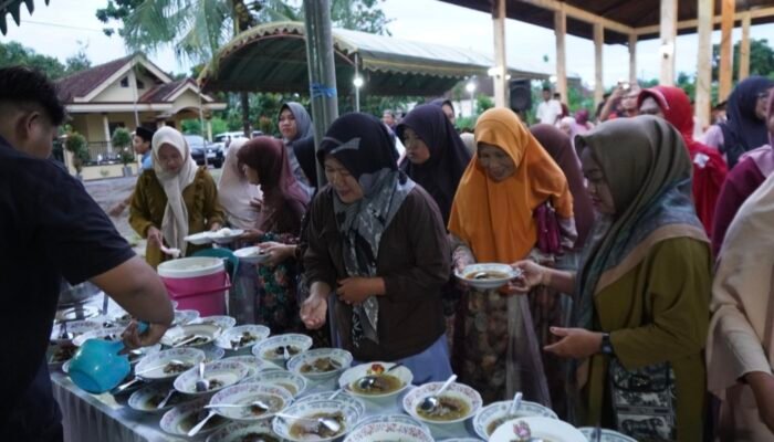 Hangatnya Ramadhan di Wisma Aspirasi Srengat, Supriadi Gelar Silahturahmi dan Buka Bersama  Ratusan Warga