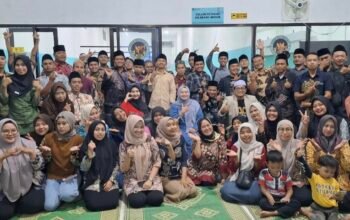 SPPG Sumberingin Berbagi Takjil, 75 Relawan Terima Parsel Lebaran dan Menu Istimewa MBG