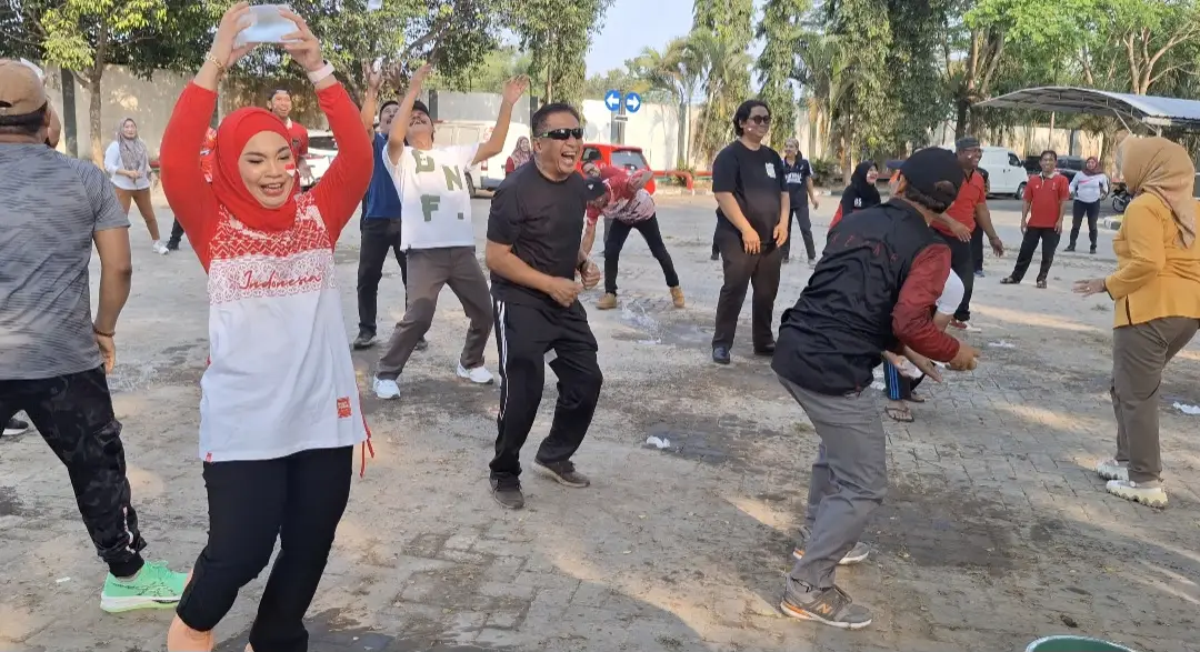 DPRD Kabupaten Blitar Semarakkan HUT RI ke-81, Hadiah Utama Lomba Berupa Kambing 1 Screenshot 20260821 152944 Video Player