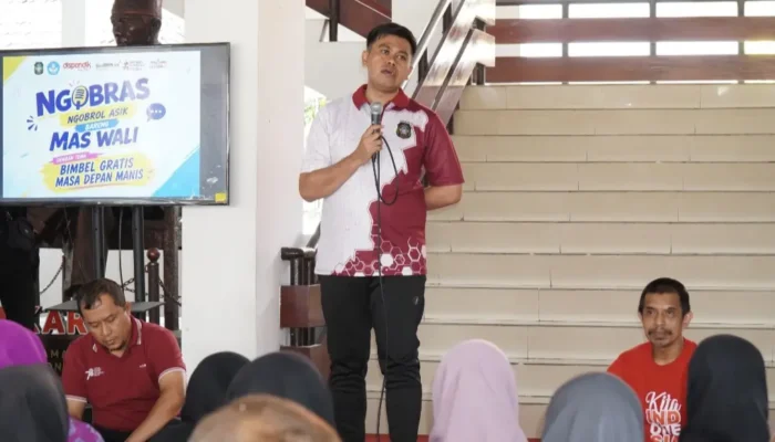 Ngobras Bareng Mas Wali, Pemkot Blitar Siapkan Bimbel Gratis Hingga Beasiswa Kuliah