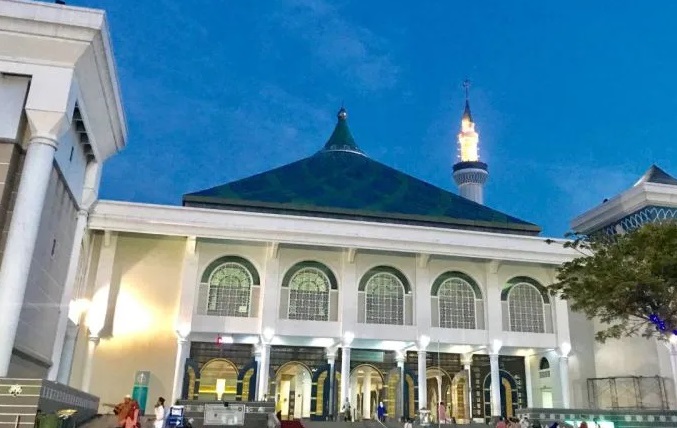 Sebanyak 12 ribu Imam Masjid di Jawa Timur Menerima Uang Kehormatan