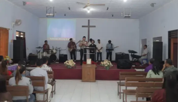 Serap Aspirasi Jemaat Gereja GKIN Siloam, Kapolres Blitar AKBP Ardhy Tekankan Toleransi dan Bahaya Narkoba
