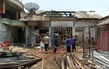 Si Jago Merah Melahap Toko Bangunan 999 Gandusari Blitar