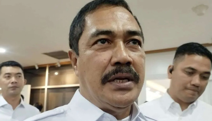 Skandal Besar! Menteri Imipas Siap Cegah Kades Kohod Kabur ke Luar Negeri