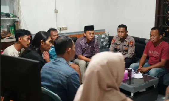 Skandal Perselingkuhan di Balai Desa Putatlor Gresik Berujung Denda Rp 20 Juta