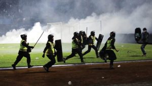 Soal Pertandingan Malam Hari – PSSI, PT Liga Indonesia, Panpel Lokal, Saling Lempar Tanggung Jawab