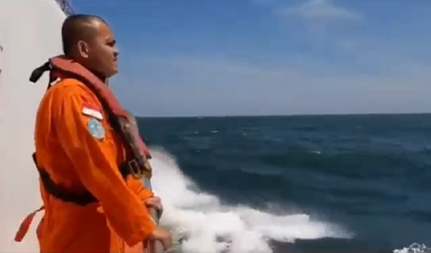 Speedboat Tujuan Malaysia Terbalik di Pantai Ketapang Riau, 4 Tewas 3 Hilang