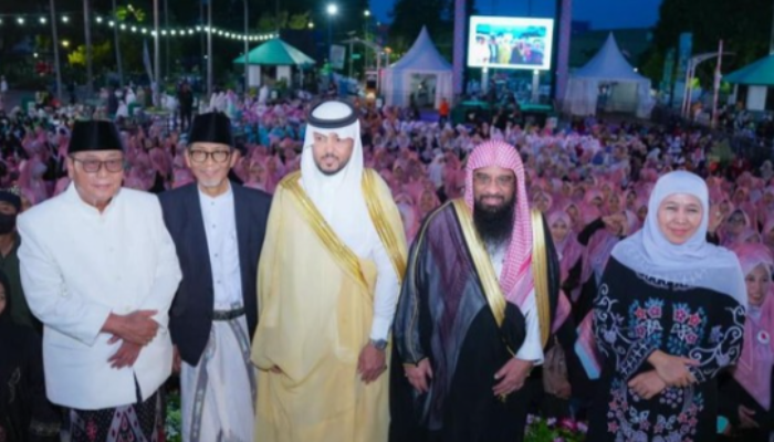 Spektakuler Pecahkan Rekor MURI Khofifah Dan Utusan Khusus Raja Salman Ajak Ribuan Warga Bukber Sebagai Simbol Persaudaraan Dunia
