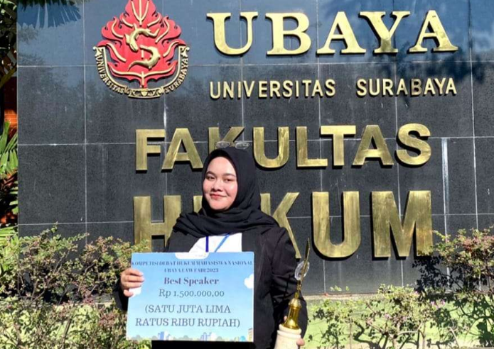 Sri Utami Raih Gelar Best Speaker dalam Kompetisi Debat Hukum Mahasiswa Nasional