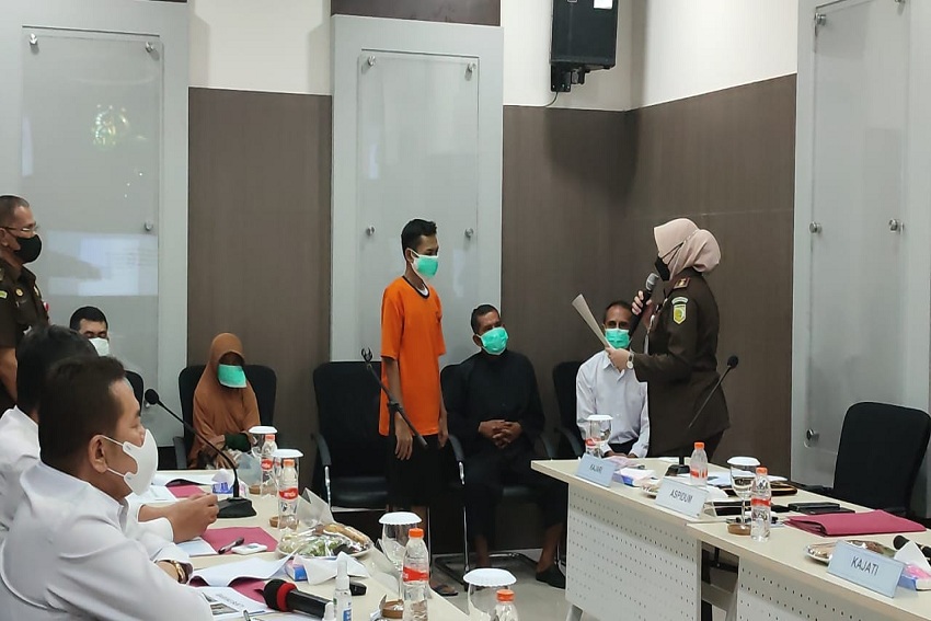 Terima Restoratif Justice, Pencuri Motor di Bandung Barat Bersimpuh di Kaki Ibu dan Majikannya