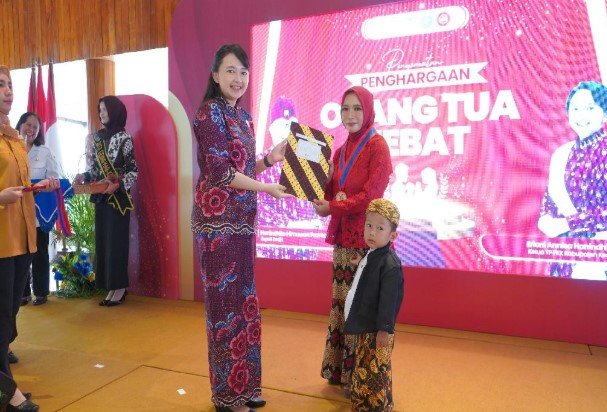 Tim Penggerak PKK Kabupaten Kediri Apresiasi Orang Tua Hebat Melalui SOTH
