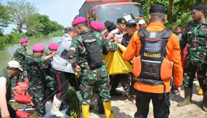 Tim SAR Berhasil Temukan Korban Tenggelam di Maros, Dievakuasi dalam Kondisi Tak Bernyawa