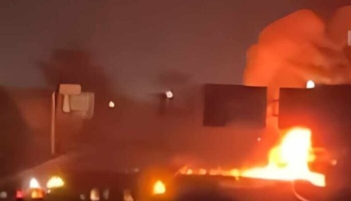 Truk TNI Diduga Angkut Amunisi Terbakar di Tol Gempol-Pandaan, Ledakan Picu Kepanikan