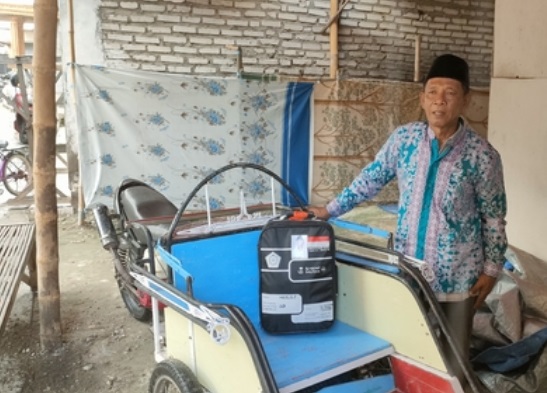 Mengayuh Becak, Kumpulkan Tabungan dari Hingga Ditinggal Wafat Istrinya, Kini Berhasil Berangkat Haji