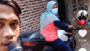 Cara Tukang Kredit Narik Duit Angsuran dengan Pengeras Suara