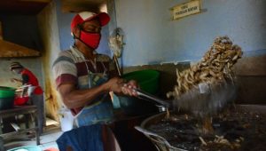 Ratusan Gerobak Street Food Untuk UMKM dari Bale Zakat Sodaqoh