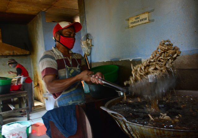 Bantu Pelaku UMKM, Bazas Bagikan Ratusan Gerobak Street Food