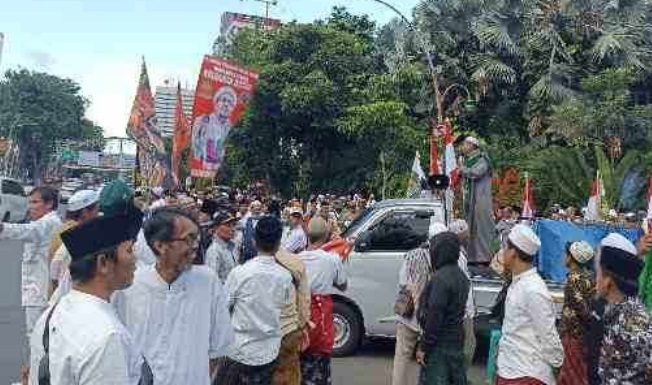 Ulama dan Habaib dan Tokoh Jawa Timur Gruduk Grahadi, Minta Gubernur Cabut Izin Holywings