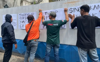 Warga Dan Pedagang Geruduk Kantor SPPG Bandar Lor Kediri Karena Dugaan Penipuan