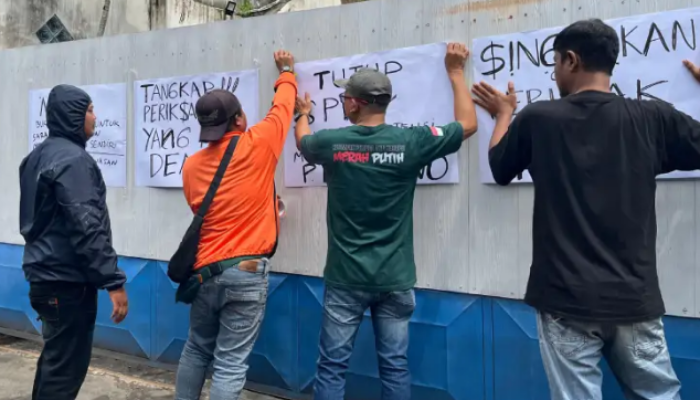 Warga Dan Pedagang Geruduk Kantor SPPG Bandar Lor Kediri Karena Dugaan Penipuan