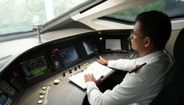 Whoosh Kini 100% Milik Indonesia! Siap Melaju Kencang Tanpa Bantuan Asing