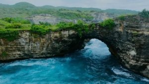 Wisatawan Jatuh ke Tebing Broken Beach Bali,  Setinggi 40 Meter